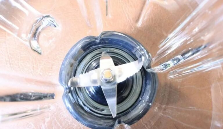 Blender blade vibrates excessively when running