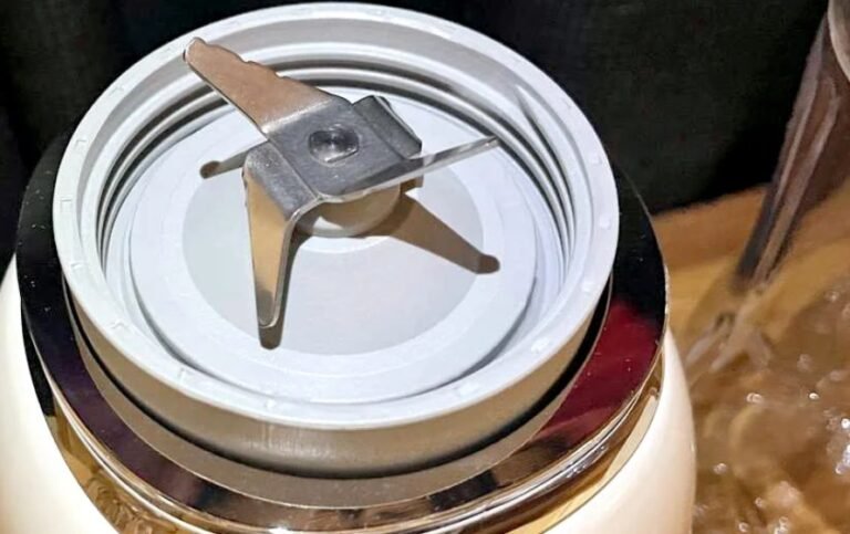 Are blender blades dishwasher safe?